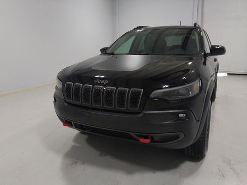 Used 2022 Jeep Cherokee Trailhawk w/ Premium Leather Package AWD/4WD image 15