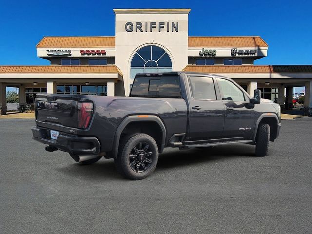Used 2024 GMC Sierra 2500 AT4 w/ AT4 Preferred Package AWD/4WD image 4