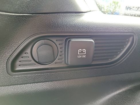 Used 2023 Jeep Grand Cherokee Altitude AWD/4WD image 12