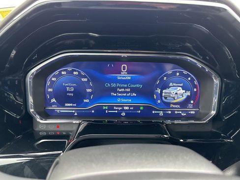 Used 2024 Chevrolet Silverado 2500 ZR2 w/ Technology Package image 32