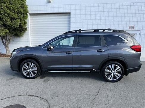 Used 2022 Subaru Ascent Limited image 3