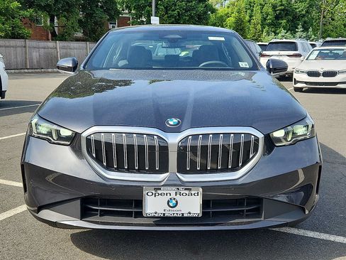 Used 2026 BMW 530i xDrive w/ Premium Package AWD/4WD image 2