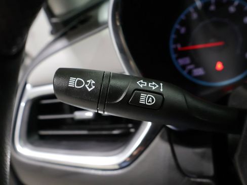 Used 2020 Chevrolet Equinox LS image 35