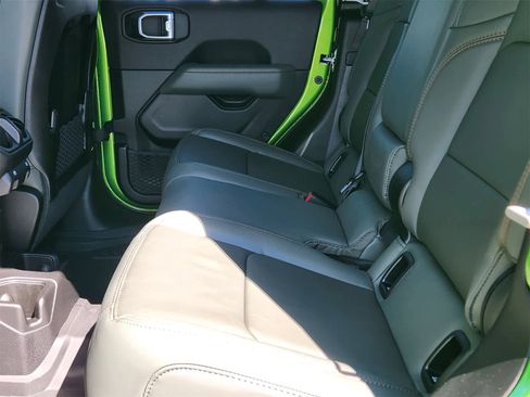 New 2025 Jeep Gladiator Mojave image 27