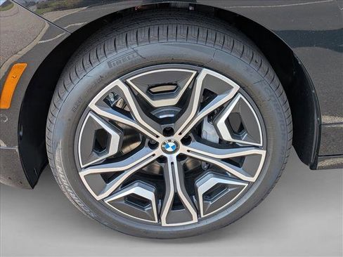 Used 2026 BMW iX xDrive60 image 9