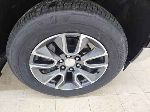 Used 2023 Chevrolet Silverado 1500 LT AWD/4WD image 10