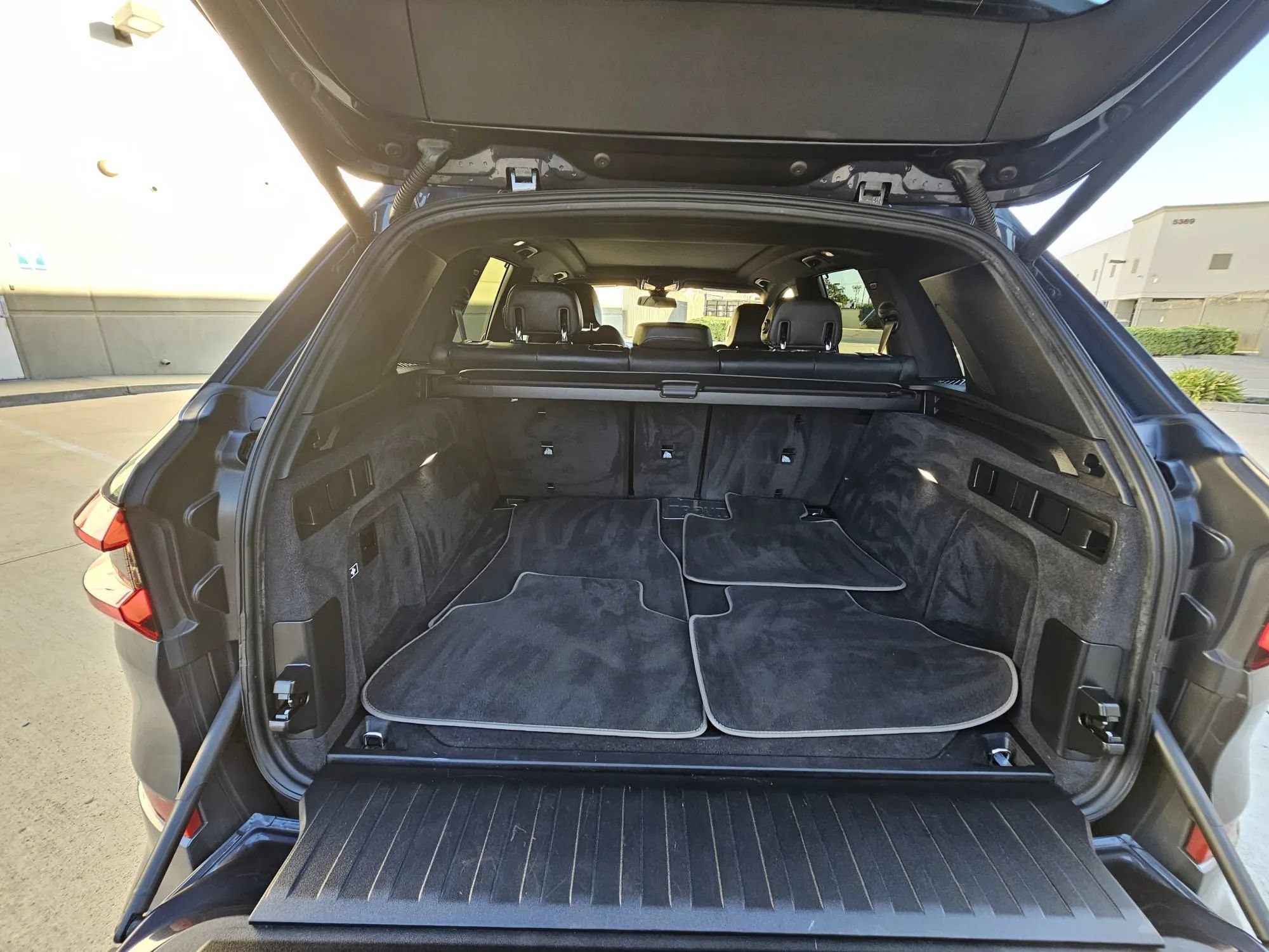 Used 2020 BMW X5 xDrive40i w/ M Sport Package AWD/4WD image 22