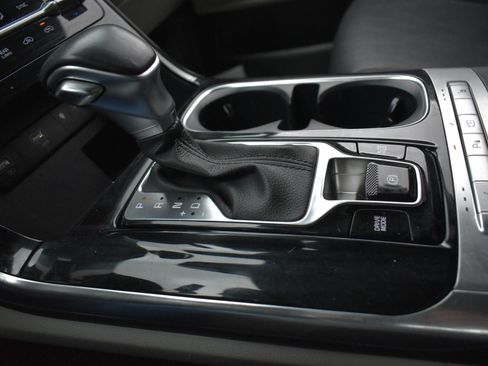 Used 2022 Kia Carnival EX FWD image 29