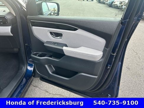 Used 2025 Honda Pilot Touring image 15