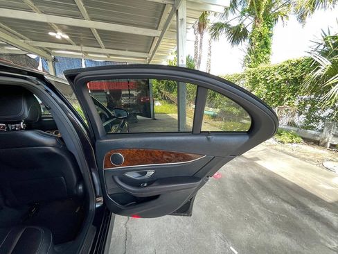 Used 2019 Mercedes-Benz E 300 image 12