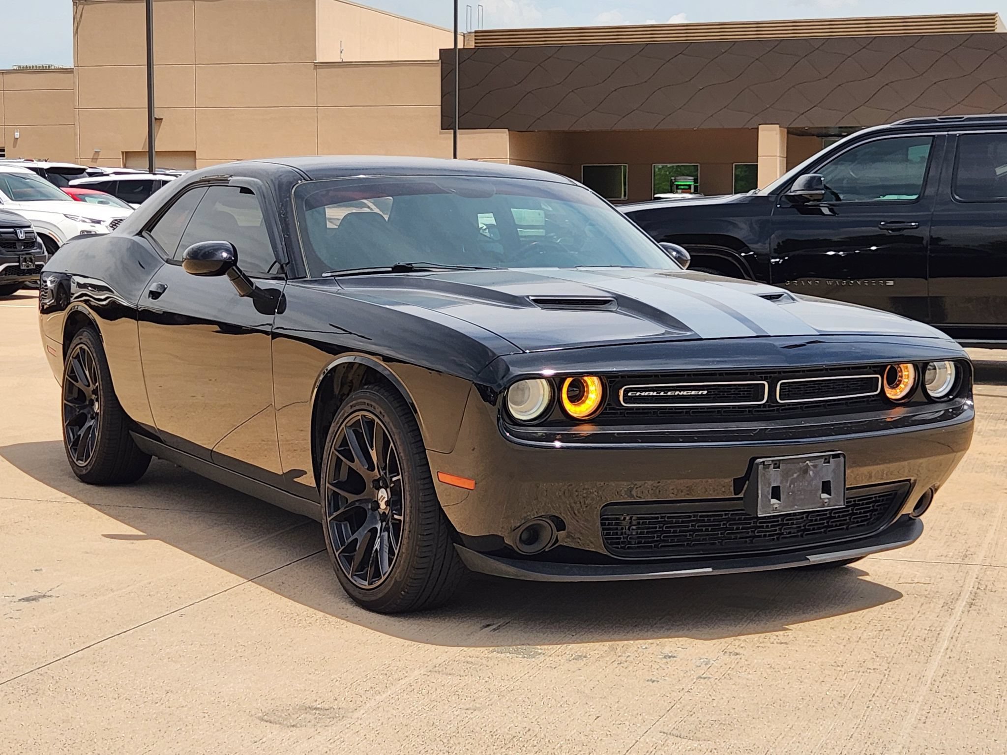 Used 2018 Dodge Challenger SXT RWD image 3