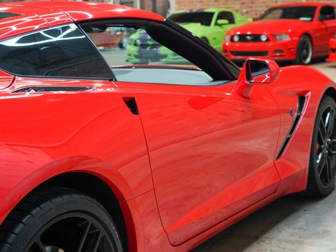 Used 2019 Chevrolet Corvette Stingray Coupe w/ Carbon Flash Badge Package RWD image 16