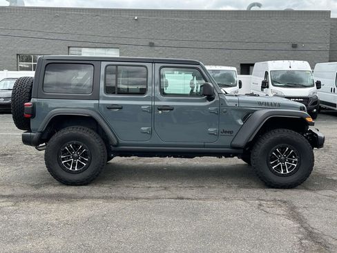Used 2024 Jeep Wrangler Unlimited Sport AWD/4WD image 2
