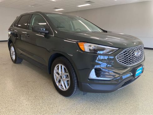 Used 2024 Ford Edge SEL image 5