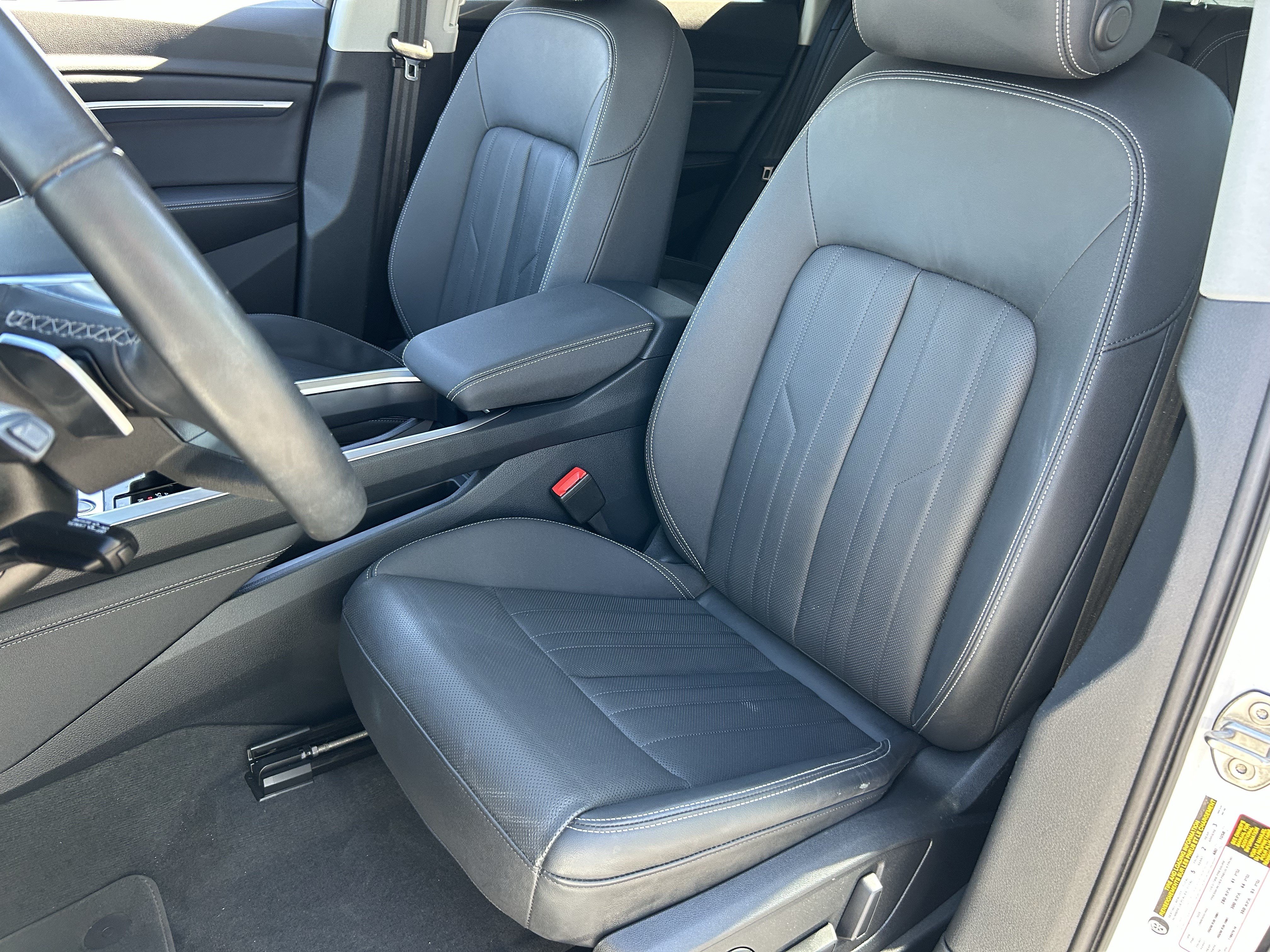Used 2024 Audi Q8 e-tron Premium Plus w/ Premium Plus Package AWD/4WD image 18