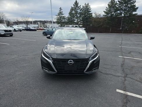 Used 2024 Nissan Altima 2.5 SV w/ SV Premium Package image 2