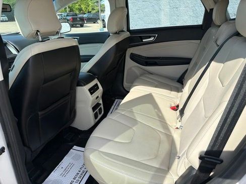 Used 2018 Ford Edge Titanium w/ Equipment Group 301A AWD/4WD image 14