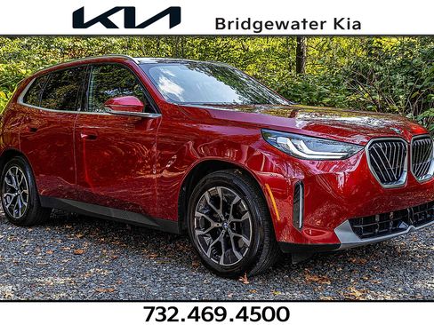 Used 2025 BMW X3 xDrive30i w/ Premium Package image 1