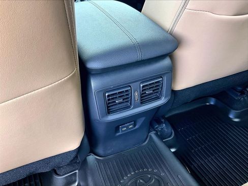 Used 2022 Toyota RAV4 XLE Premium AWD/4WD image 28
