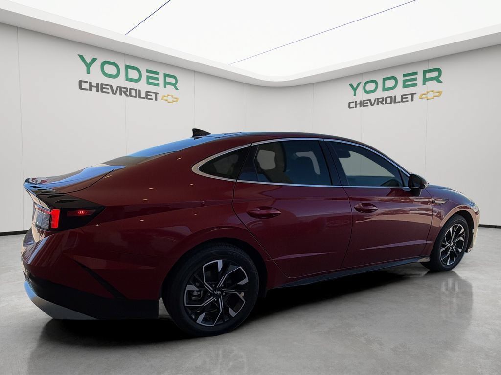 Used 2025 Hyundai Sonata SEL FWD image 5