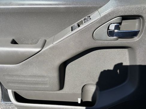 Used 2020 Nissan Frontier S image 17