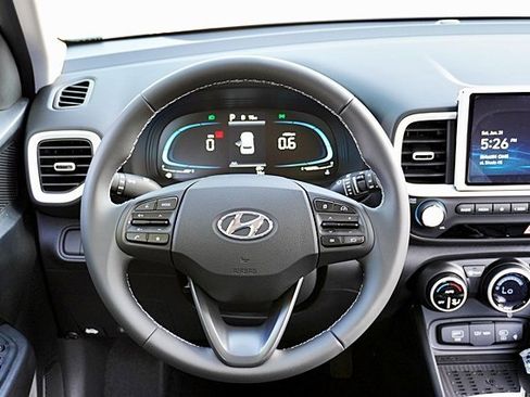 New 2025 Hyundai Venue Limited image 22