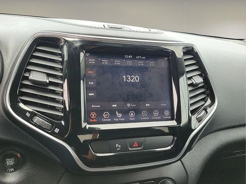 Used 2019 Jeep Cherokee Limited w/ Trailer Tow Group AWD/4WD image 15