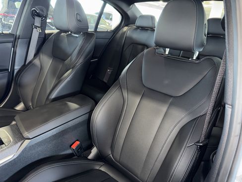 Certified 2025 BMW 330i Sedan image 33