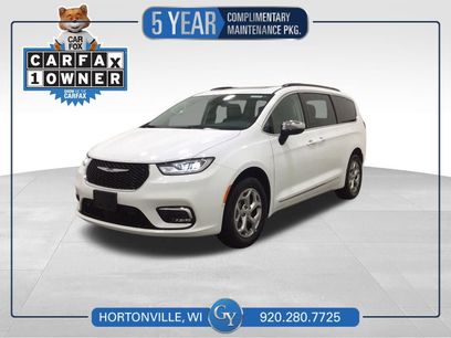 Used 2023 Chrysler Pacifica Limited w/ Trailer Tow Group