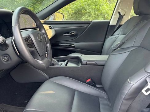 Used 2024 Lexus ES 300h w/ Premium Package FWD image 8