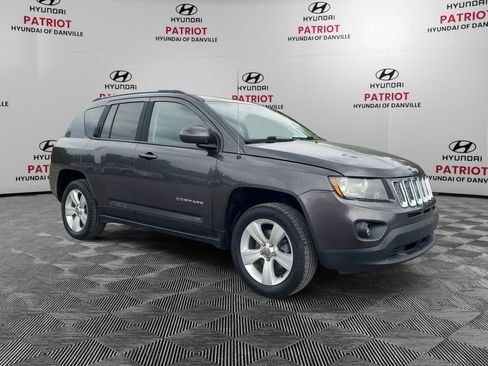 Used 2015 Jeep Compass Latitude FWD image 1
