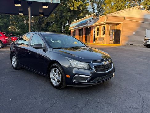 Used 2015 Chevrolet Cruze LS image 7