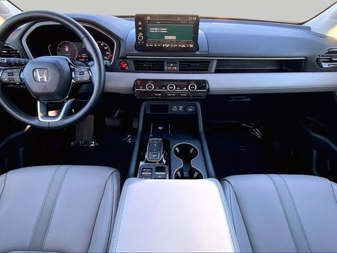 Used 2025 Honda Pilot EX-L image 15