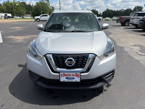 Used 2020 Nissan Kicks SV FWD image 3