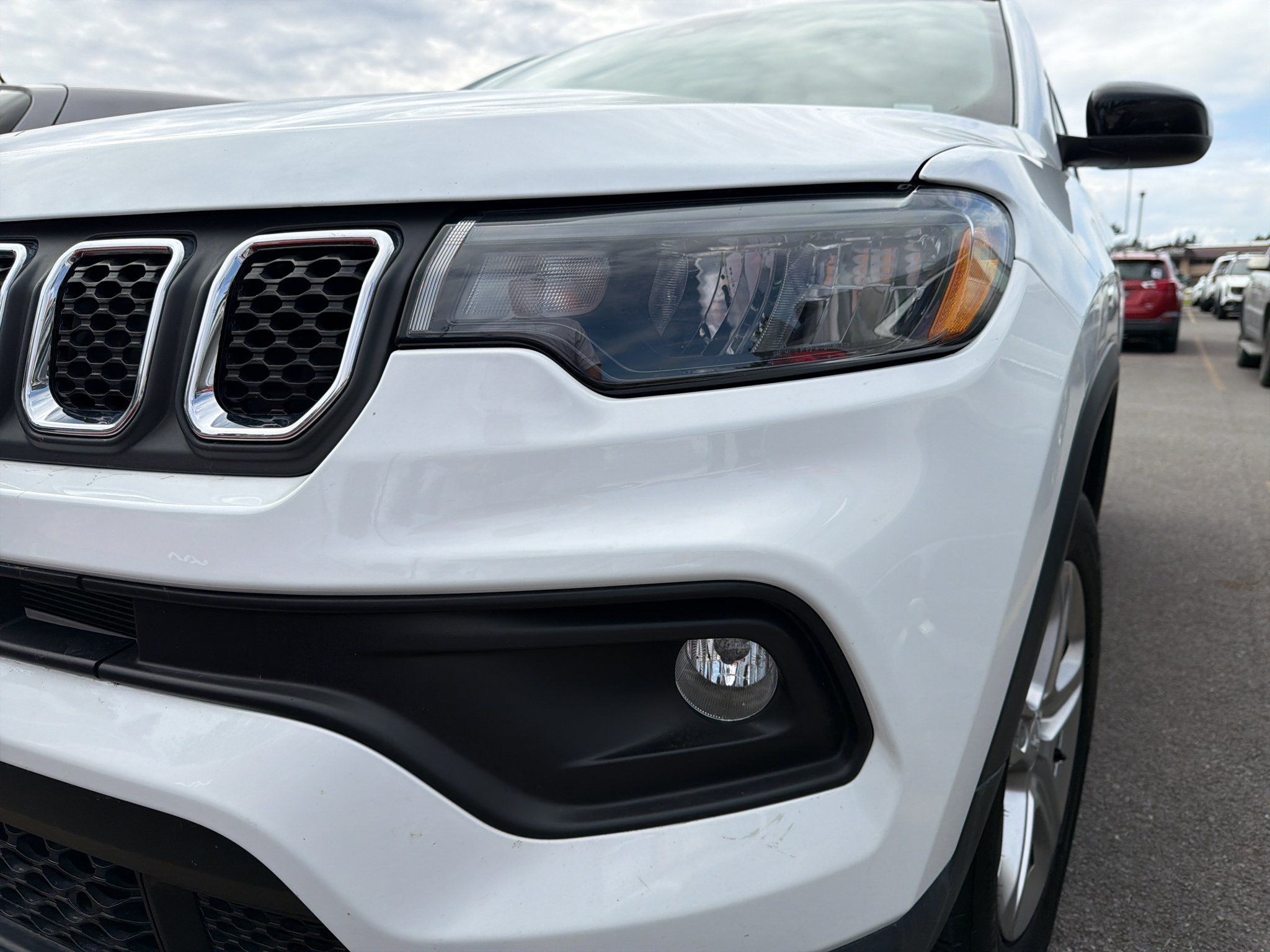 Used 2024 Jeep Compass Latitude AWD/4WD image 8