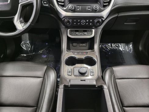 Used 2023 GMC Acadia SLT w/ Elevation Edition image 18