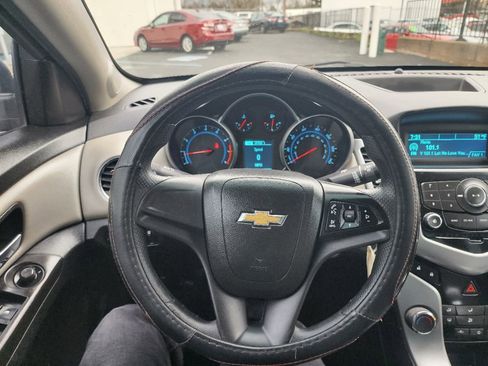 Used 2014 Chevrolet Cruze LS FWD image 18