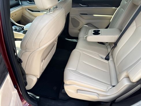 Used 2025 Jeep Grand Cherokee L Limited image 20