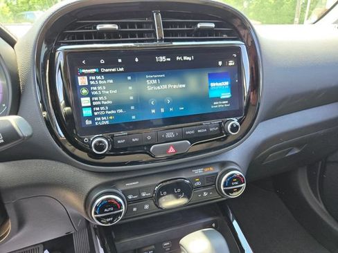 Used 2025 Kia Soul GT-Line w/ GT-Line Technology Package FWD image 29
