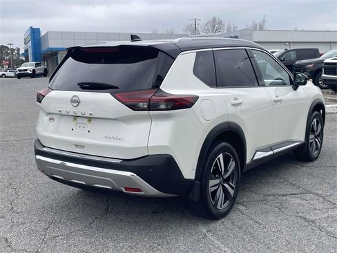 Used 2022 Nissan Rogue Platinum w/ Head-Up Display Package image 3