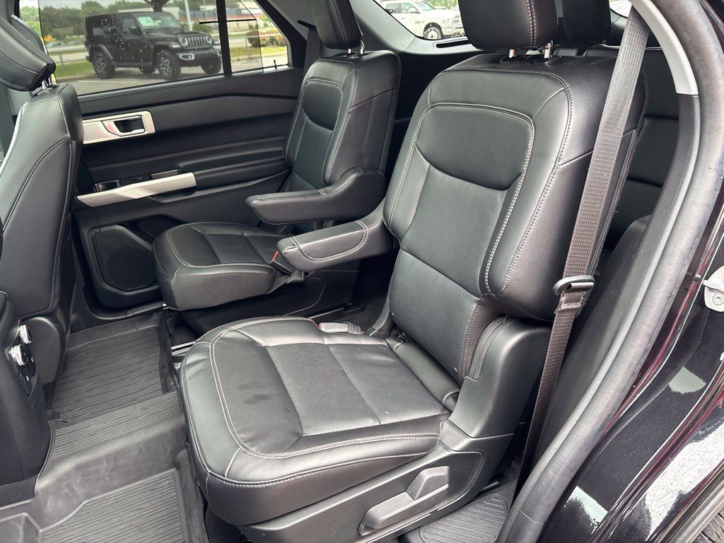 Used 2023 Ford Explorer Limited w/ Limited Technology Package AWD/4WD image 15