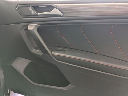 Used 2024 Volkswagen Tiguan Wolfsburg Edition FWD image 33