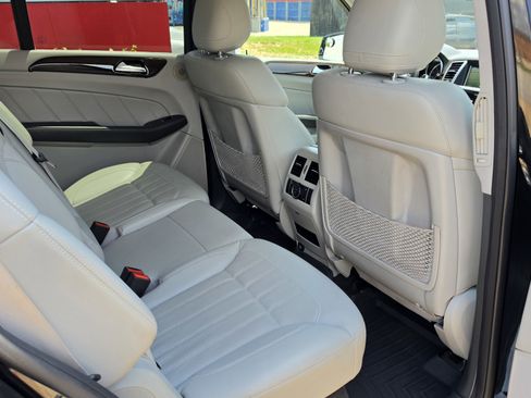 Used 2015 Mercedes-Benz GL 450 4MATIC w/ Appearance Package image 26