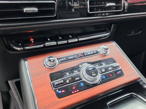 Used 2021 Lincoln Aviator Reserve w/ Elements Package Plus image 18