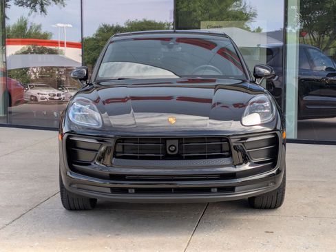 Certified 2026 Porsche Macan AWD/4WD image 6