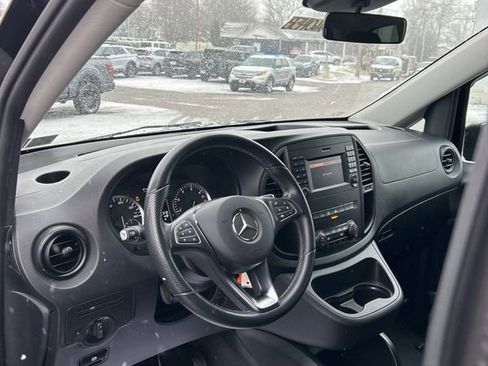 Used 2018 Mercedes-Benz Metris Passenger image 24