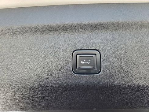Certified 2021 Chevrolet Suburban RST RWD image 11