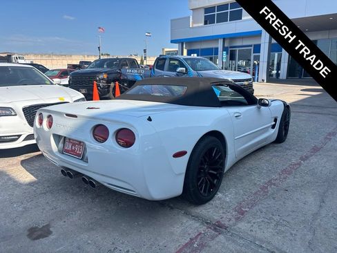 Used 2000 Chevrolet Corvette Convertible w/ Memory Pkg RWD image 2