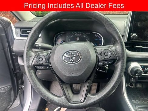 Used 2023 Toyota RAV4 LE AWD/4WD image 7