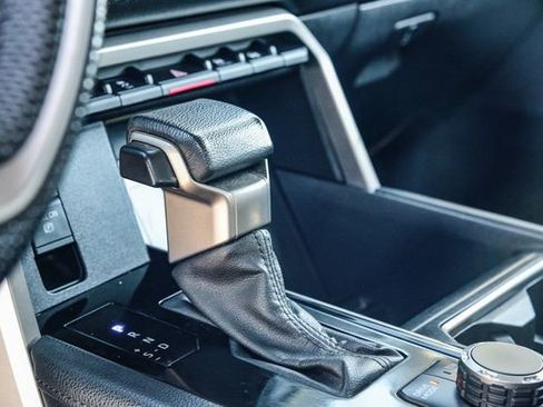 Used 2022 Toyota Tundra Limited image 21